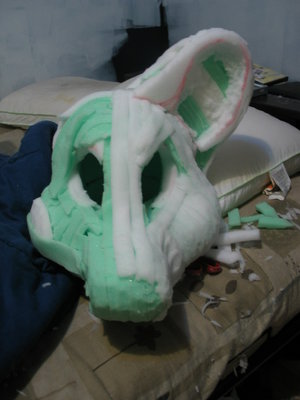 Making_of_Fursuit_Head_1_by_Yumi_San1688[1].jpg